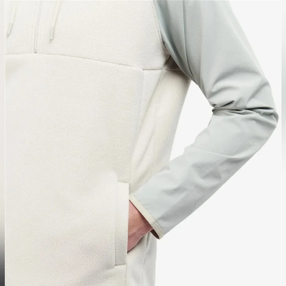 Barbour Men's Newfield Hybrid Fleece Hoodie Half Zip Pullover Grey Beige M - Picture 3 of 12